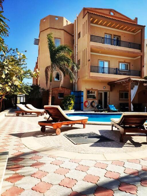Golden Oasis Luxurious Private With Pool Vilă *