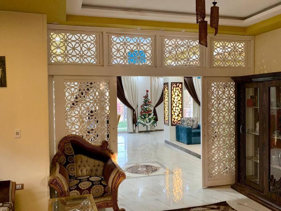 Golden Oasis Luxurious Private With Pool Vilă *